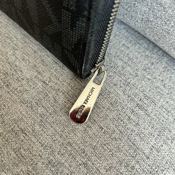 Michael Kors MK Logo Zip Around Long Purse Wallet - Picture 5 of 6